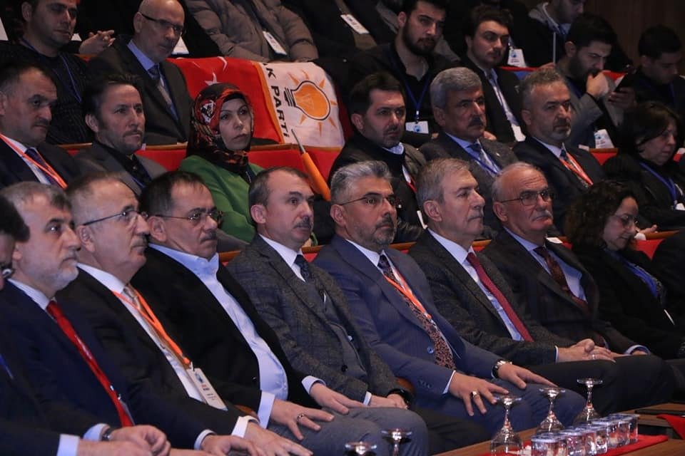 AK PARTİ 'DE ÇOŞKULU BİRLİKTELİK